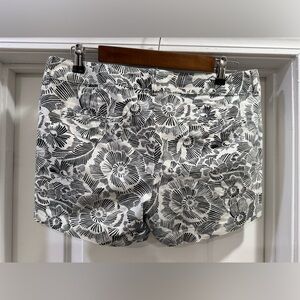 Old Navy Pixie Shorts Size 6